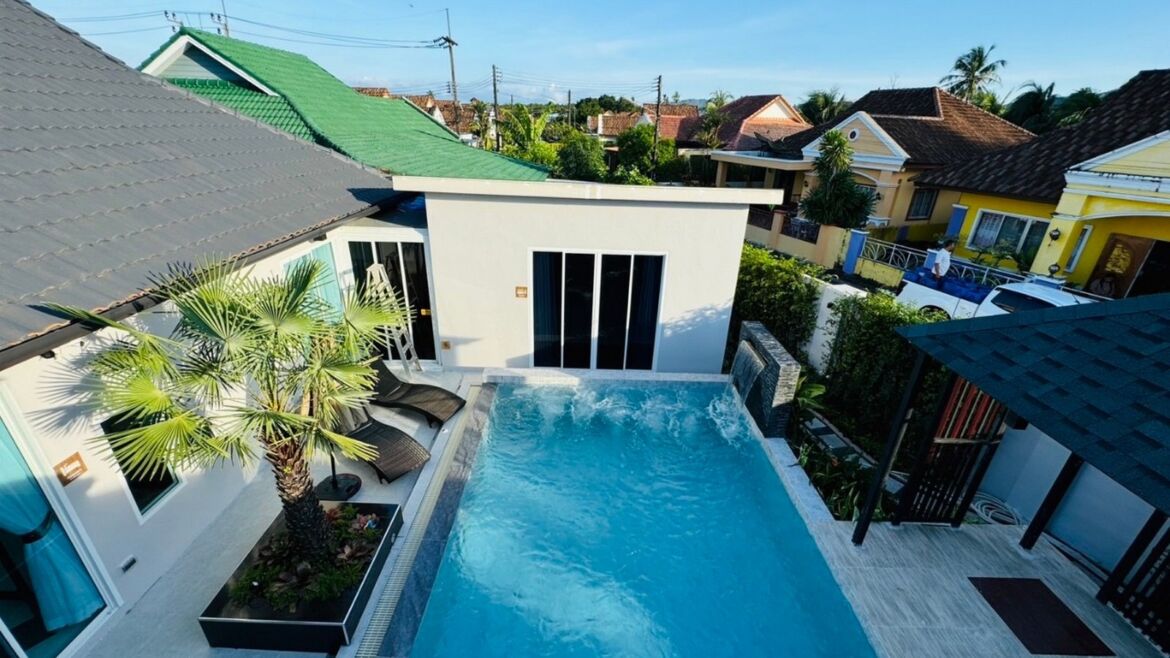 Private pool villa  Thalang