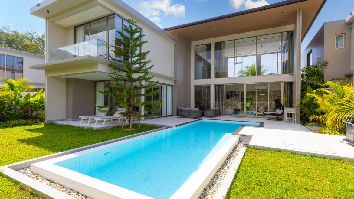Luxury Villa for Sale in Laguna Area