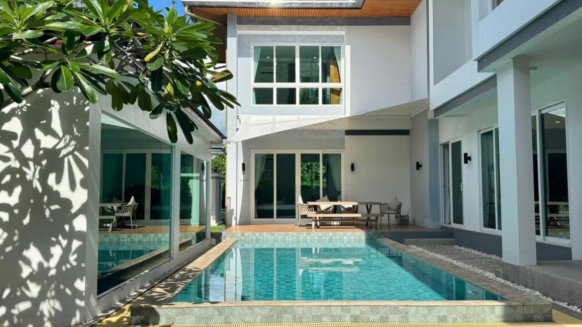 Pool Villa in the Elegance